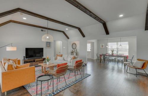 Garland House | Dream Vacation Home with Pool for Large Groups