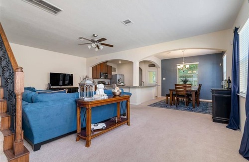 Barker House | Dream Vacation in Maquela