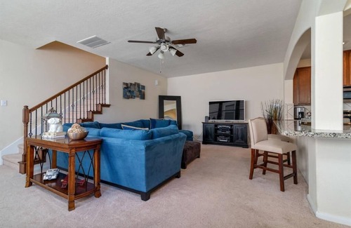 Barker House | Dream Vacation in Maquela