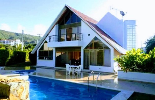 Ricaurte Villa | Dream Vacation - Private Pool, Jacuzzi & BBQ