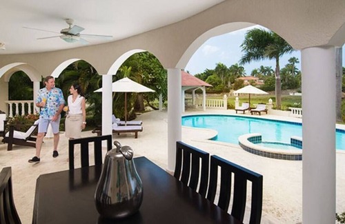 Los Maestros House | Dream vacation Resort