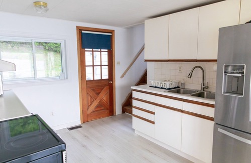 Hastings Highlands Cottage | Dream View Redmond Bay Waterfront Cottage