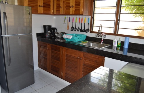 Diani Beach House | Dream Villa Maisha Bora for 4 to 6 people, pool incl. House keeping & Cook
