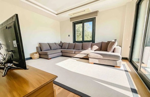 Uckuyular Mahallesi Villa | Dream Villa Urla Sea&Forest View w/Big Pool&Garden