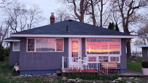 Kingsville House | Dreamcatcher Lake House