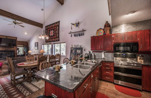 Ruidoso Cabin | DreamCatcher | Pet Friendly + Fenced Yard