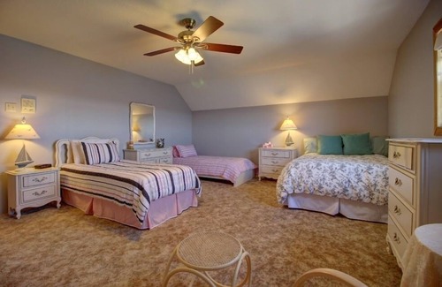 Dyer's Bay Bed & Breakfast | Dreamland II Bed and Breakfast