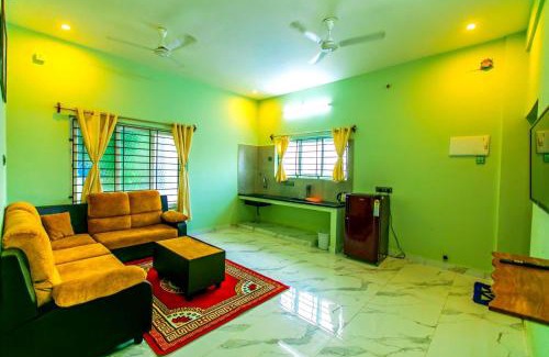 Kuilapalayam Apartment | Dreamland Retreat with Swimming Pool