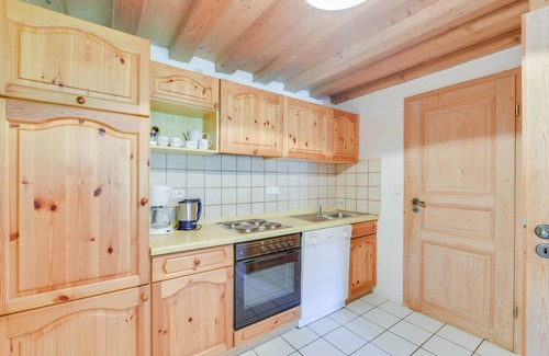 Lenggries Apartment | Dreamlike apartment "Hochalm" with Balcony, Garden & Wi-Fi