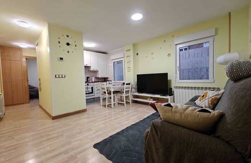 Burgos Apartment | Dreams Home Apartamento muy Céntrico, Tranquilo y Sencillo Para Tres Personas