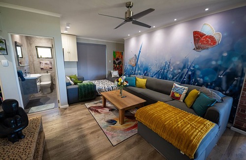 Pringle Bay Cabin | Dreamview Family Suite @ The Butterfly Villa : Spectacular views in Pringle Bay