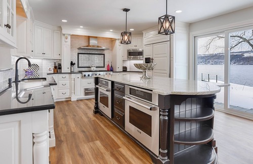Hammondsport House | Dreamways: "Memorable Views + Pet Friendly!"