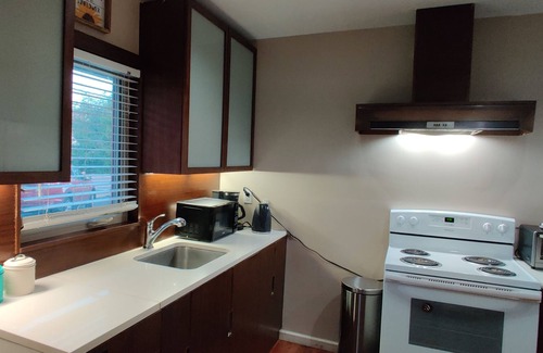 Hewlett Bed & Breakfast | Dreamy Apartment 15 mins from JFK