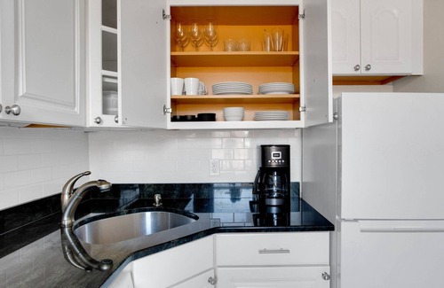 Back Bay Apartment | Dreamy Back Bay Studio w/W/D, nr Copley T, by Blueground