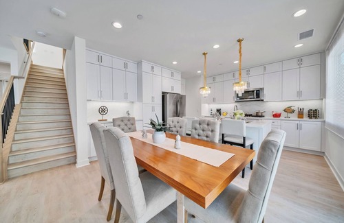 San Juan Capistrano House | Dreamy Bloom Enclave Irvine Mountains Sea Pools