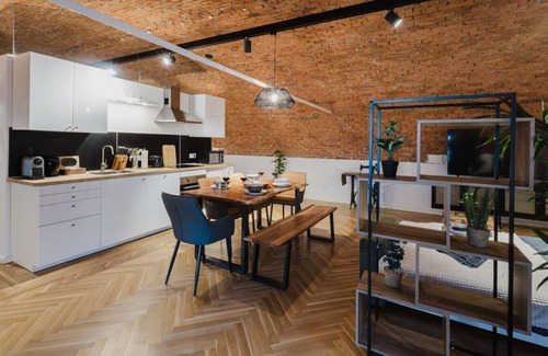 Passau Apartment | Dreamy Brick Loft- Central & Right on the Ilz