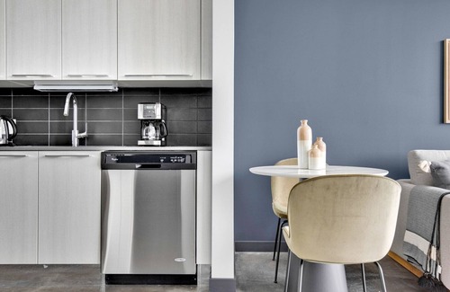 Wicker Park Apartment | Dreamy Bucktown 1BR w/BBQ, Roof & Outdoor firepit, by Blueground