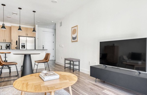 Hancock Apartment | Dreamy Central Austin 1BR w/ Pool, Gym & W/D, nr U. Texas, by Blueground