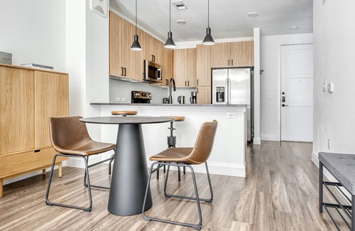 Hancock Apartment | Dreamy Central Austin 1BR w/ Pool, Gym & W/D, nr U. Texas, by Blueground