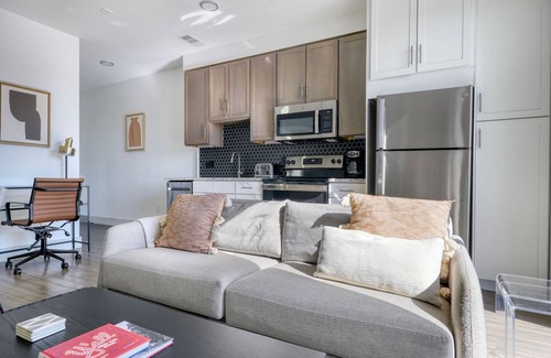 Waller Creek District Apartment | Dreamy Downtown 2BR w/Deck & Gym, nr Convention Center, by Blueground