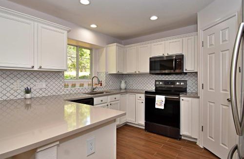 Dripping Springs House | Dreamy Dripping Springs - Near Parks Hiking & More