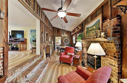 Horse Shoe House | Dreamy Farmhouse