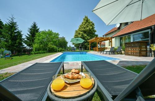 Pregrada House | Dreamy Hill - Holiday House with a private pool and jacuzzi