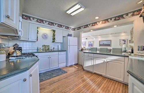 Williamsburg Cottage | Dreamy Lake Skegemog Retreat: Boat, Ski & Sip!