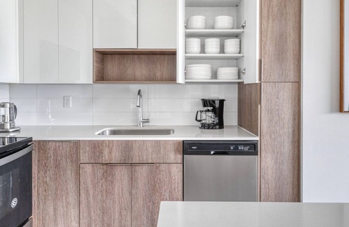 Miramar Apartment | Dreamy Miramar 2BR w/ Gym, Pool & W/D, nr WF, by Blueground