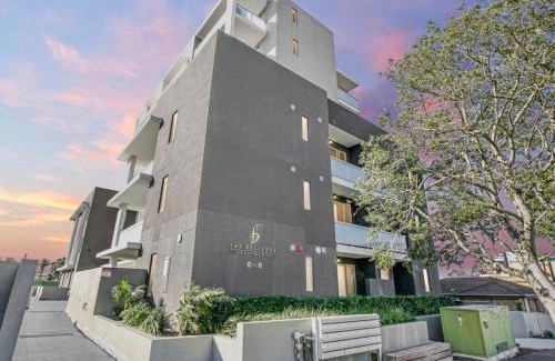 Wollongong CBD Apartment | Dreamy Modern Oasis in the City