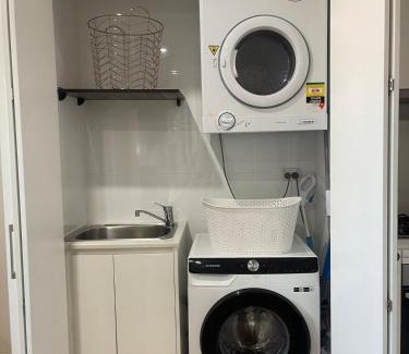 Wollongong CBD Apartment | Dreamy Modern Oasis in the City