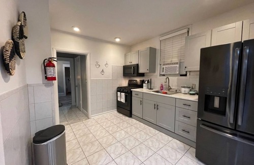 North Bergen House | Dreamy & Newly Renovated. Close to Metlife & NYC !