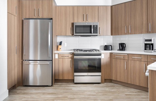 Centennial Apartment | Dreamy Redwood City 1BR w/W/D, Gym, BBQ, walk to Caltrain, by Blueground