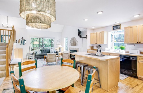 Rosario House | Dreamy Retreat in the Woods W/Firepit, Fireplace, Free WiFi, Large Deck & More