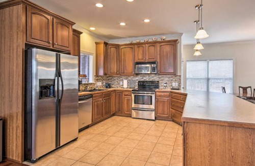 Winnsboro House | Dreamy Ridgeway Home with Grill on Lake Wateree!