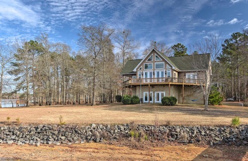 Winnsboro House | Dreamy Ridgeway Home with Grill on Lake Wateree!