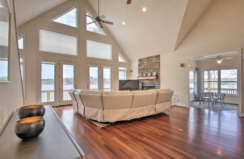Winnsboro House | Dreamy Ridgeway Home with Grill on Lake Wateree!