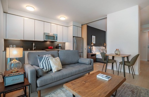 Rincon Hill Apartment | Dreamy Rincon Hill Studio w/Gym + W/D near Silicon Valley by Blueground