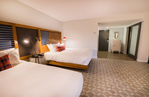 Santa Cruz Hotel | Dreamy Santa Cruz Hideaway: Fireside, Pool, & Trail Adventures Await | 4 Rooms