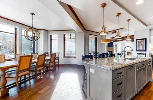 Park City Condo | Dreamy ski-in/out retreat with pool & hot tub access, scenic balcony, jetted tub