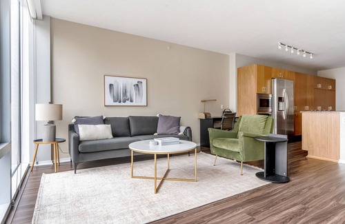 Streeterville Apartment | Dreamy Streeterville 1BR w/Pool & Gym, nr Riverwalk, by Blueground