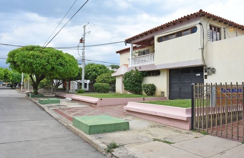 Valledupar House | Dreamy Valledupar! Complete accommodation for large family groups.