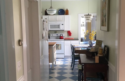 Islesford Other | Dreamy vintage farmhouse on Maine Island near Acadia, sleeps 7