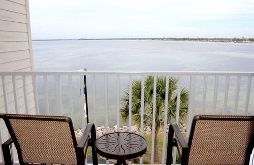 Rocky Point Apartment | Dreamy Waterfront Escape! Relaxing Bay View Accommodation w/Balcony | Pool