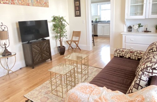 West Concord Condo | Dreamy Waterfront Oasis | 5★ Location, ♛Queen Beds