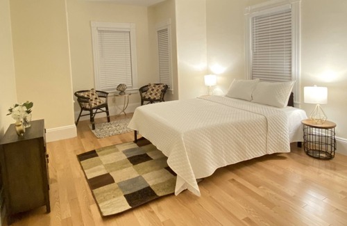 West Concord Condo | Dreamy Waterfront Oasis | 5★ Location, ♛Queen Beds