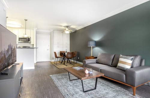 Palms Apartment | Dreamy Westside 1BR w/Gym + Pool, Tennis near Culver City, by Blueground