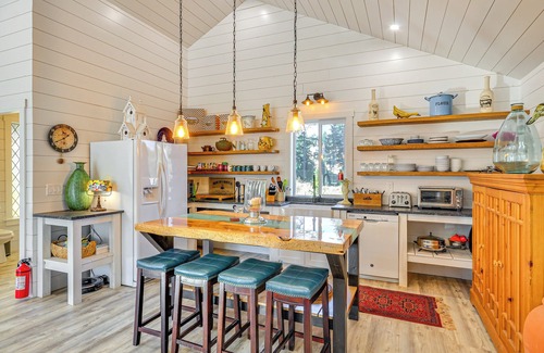 Sherwood Cottage | Dreamy Wine Country Retreat: Sherwood 'Rose Cabin'