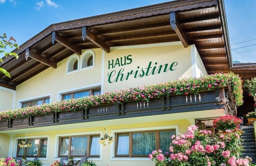 Buch in Tirol Cottage | Dreibettzimmer - Haus Christine