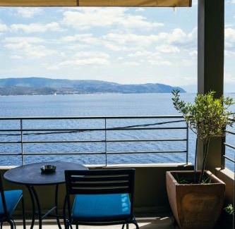 Aristotelis Apartment | Drenia Studios